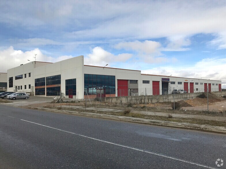 Industriel/Logistique dans Segovia, Segovia à louer - Photo de l’immeuble – Image 1 sur 2