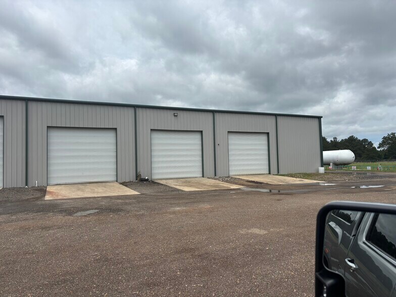 159 County Road 2103, New Boston, TX à louer - Photo de l’immeuble – Image 1 sur 9
