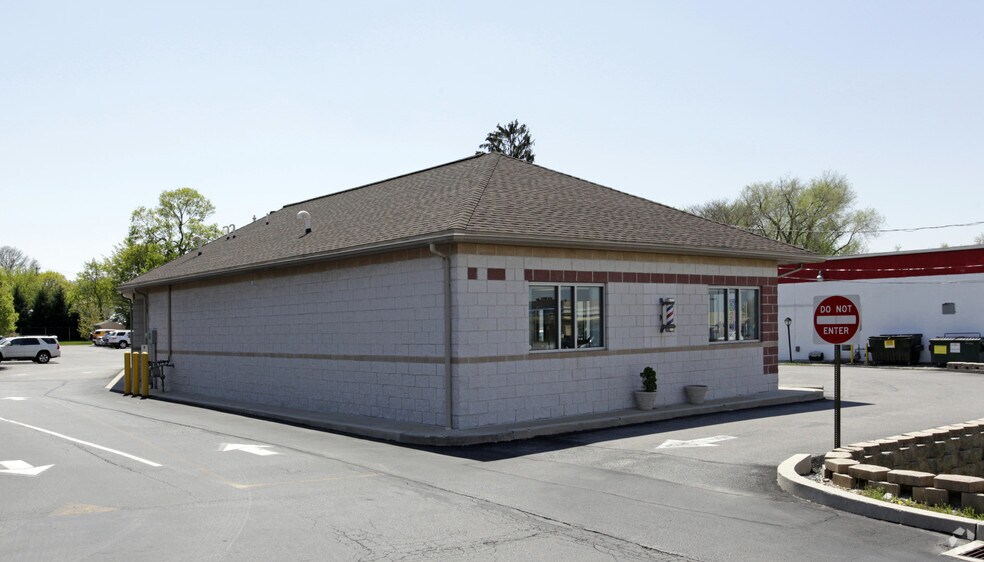 2910 E Market St, York, PA à louer - Photo de l’immeuble – Image 2 sur 18