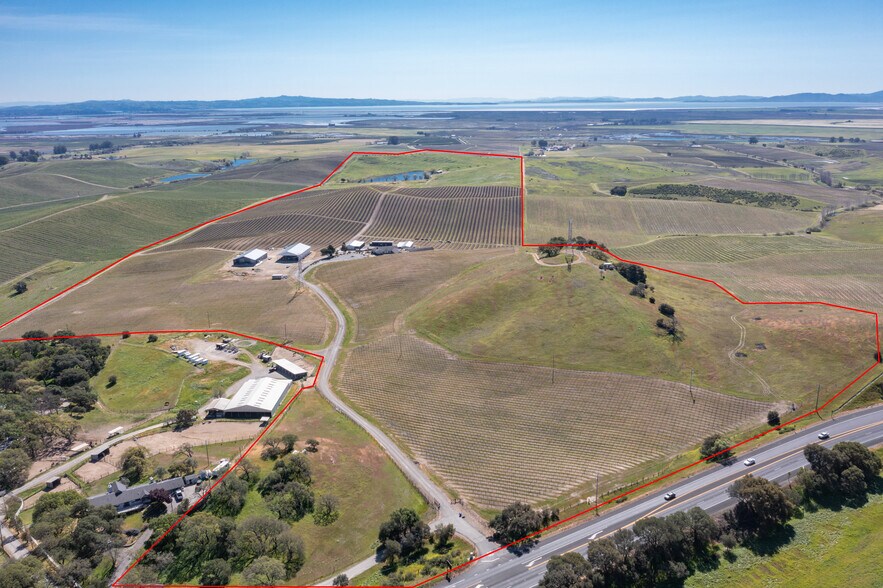 5933 Haire Ln, Napa, CA à vendre - Photo de l’immeuble – Image 2 sur 17