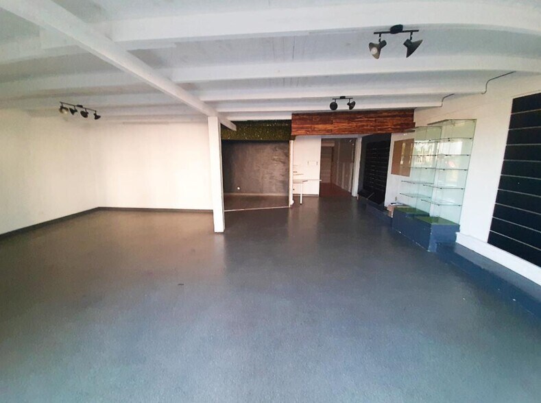 Local commercial dans Châtellerault à louer - Photo intérieure – Image 2 sur 4