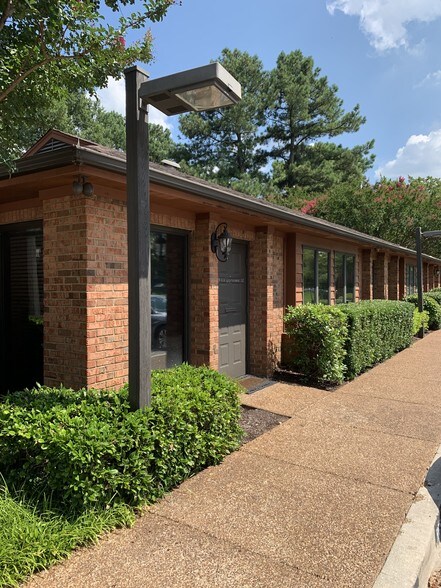 4727-4729 Spottswood Ave, Memphis, TN à louer - Photo de l’immeuble – Image 2 sur 20