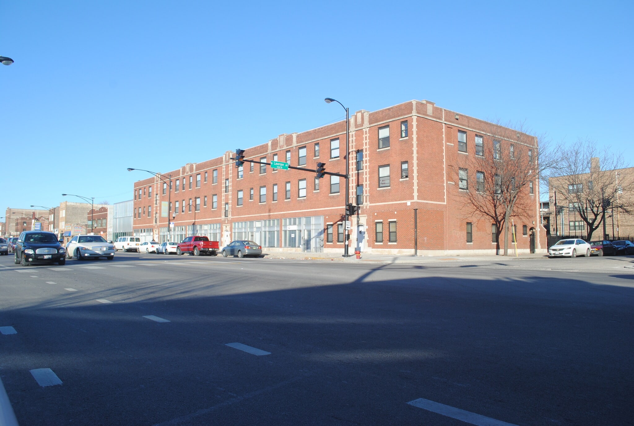 5000-5014 W Madison St, Chicago, IL à louer Photo de l’immeuble– Image 1 sur 43