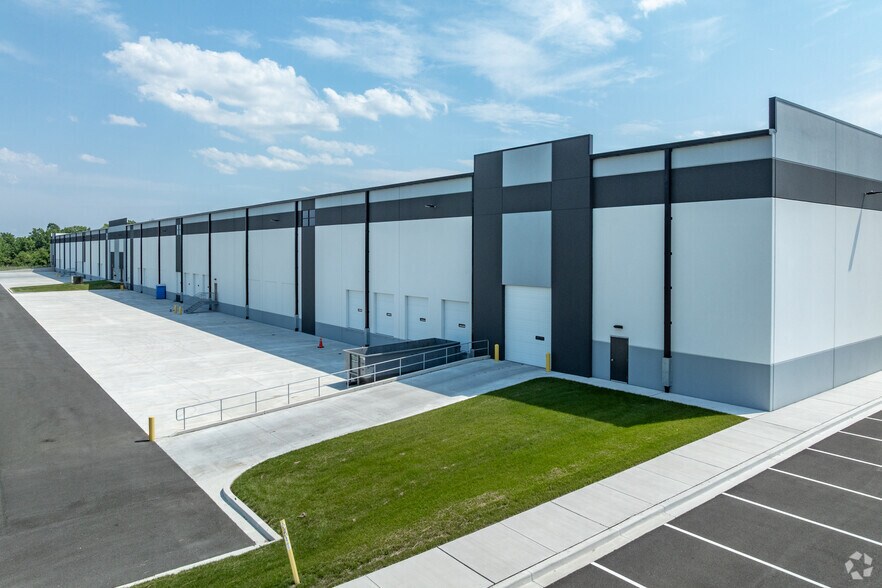 1651 Sparrows Point Blvd, Sparrows Point, MD à louer - Photo de l’immeuble – Image 2 sur 4