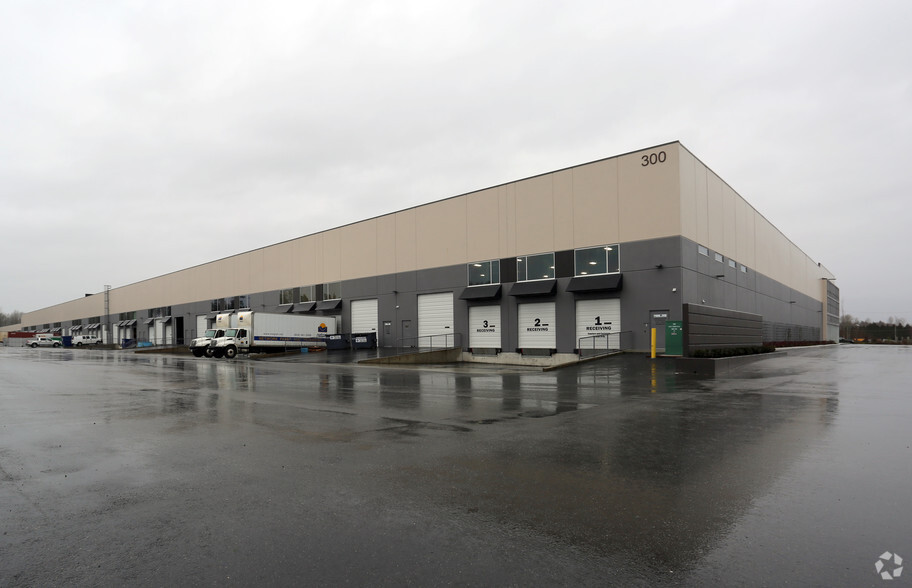19100 Airport Way, Pitt Meadows, BC à louer - Photo de l’immeuble – Image 2 sur 13