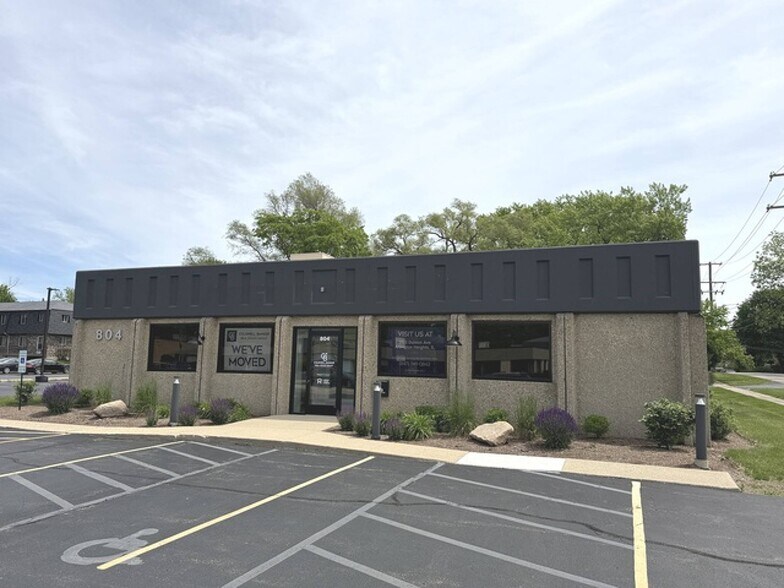 804 N Front St, McHenry, IL à louer - Photo de l’immeuble – Image 2 sur 17