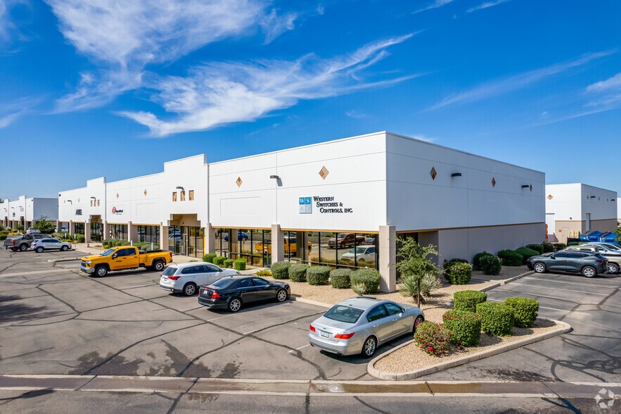 3638 E Southern Ave, Phoenix, AZ à louer - Photo de l’immeuble – Image 2 sur 31