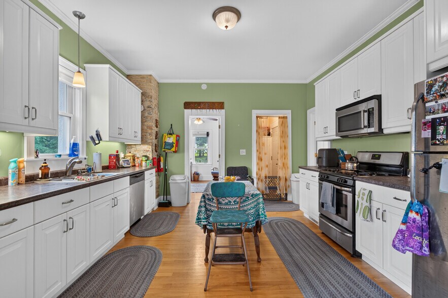 446 Madison St NE, Minneapolis, MN à vendre - Photo intérieure – Image 2 sur 53
