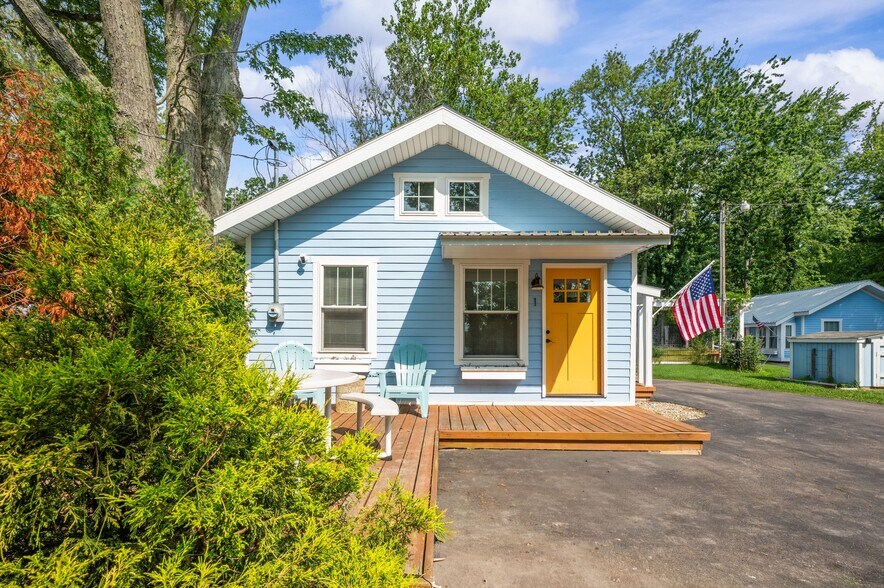 5358 Paw Paw Lake Rd, Coloma, MI à vendre - Photo de l’immeuble – Image 2 sur 45