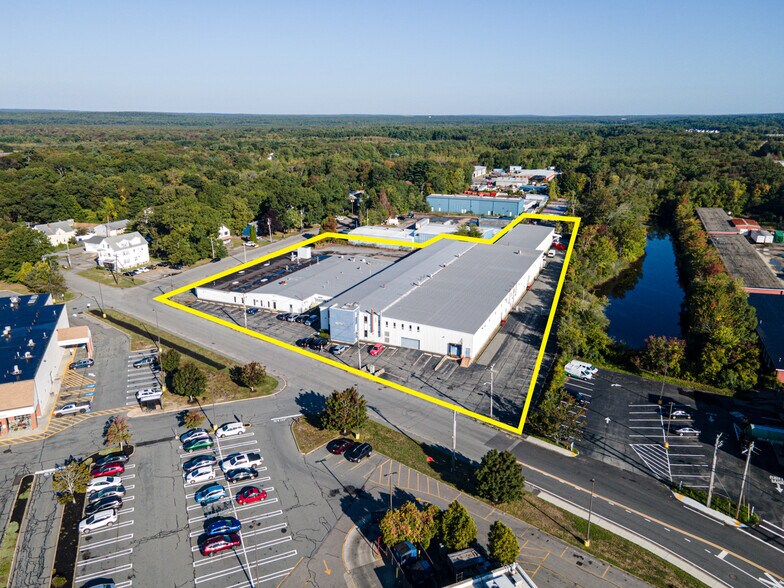 699 Tarkiln Hill Rd, New Bedford, MA à vendre - Photo de l’immeuble – Image 3 sur 26