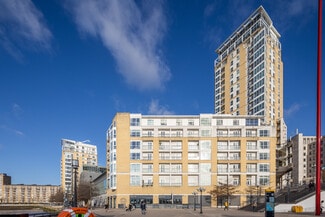 Plus de détails pour 48-50 Westferry Circ, Londres - Local commercial à louer