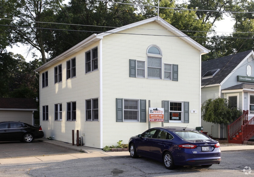 34 W Grand Ave, Fox Lake, IL à louer - Photo principale – Image 1 sur 63