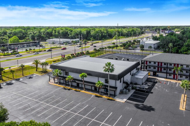 Plus de détails pour 4736 & 4740 W Irlo Bronson Memorial Hwy, Kissimmee, FL - Local commercial à louer