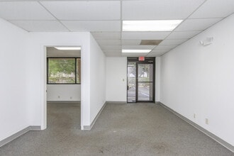 3115 NW 10th Ter, Oakland Park, FL à louer Photo intérieure– Image 1 sur 8