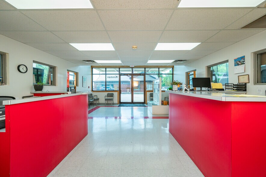 2660 100th St, Urbandale, IA à vendre - Photo de l’immeuble – Image 3 sur 25