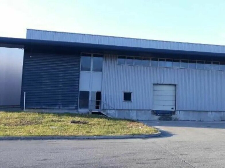 Industriel/Logistique dans Étupes à louer - Photo de l’immeuble – Image 2 sur 7