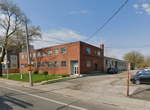 266 Royal York Rd, Toronto, ON à louer Photo de l’immeuble– Image 1 sur 4
