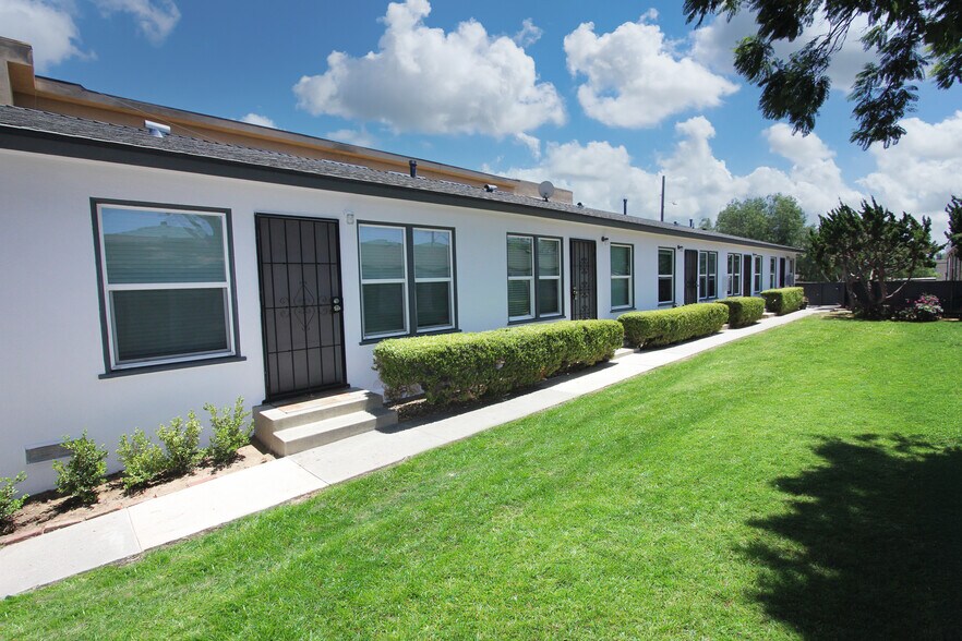 3301 E Wilton St, Long Beach, CA à vendre - Photo de l’immeuble – Image 2 sur 10