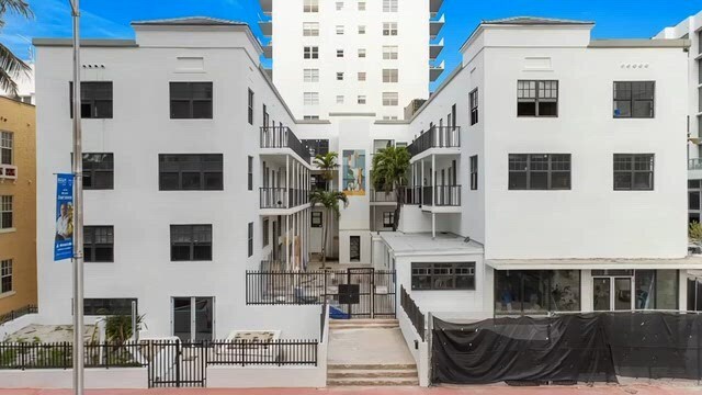 2814 Collins Ave, Miami Beach, FL à vendre - Vidéo sur l’annonce professionnelle – Image 2 sur 11
