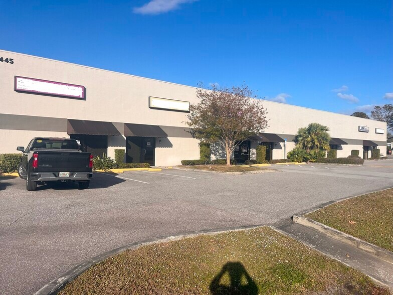 12445 N 62nd St, Largo, FL à louer - Photo de l’immeuble – Image 1 sur 5
