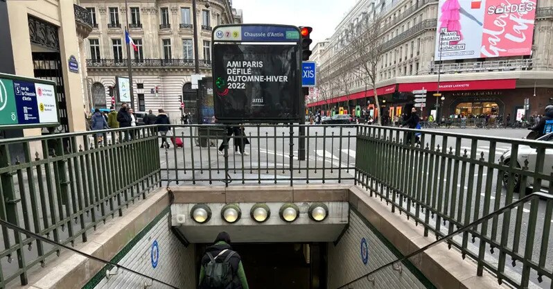 Local commercial dans Paris à louer - Photo de l’immeuble – Image 3 sur 5