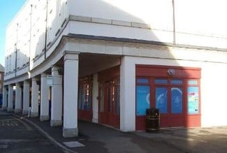 Plus de détails pour 48-52 Wedgewood St, Aylesbury - Local commercial à louer