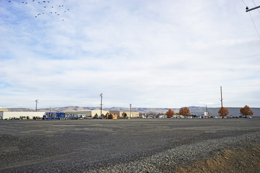 2714 Goodman Rd, Union Gap, WA à vendre - Photo de l’immeuble – Image 1 sur 7