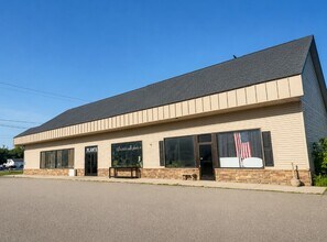 8266 Silver Lake Rd, Linden, MI à louer Photo de l’immeuble– Image 1 sur 2