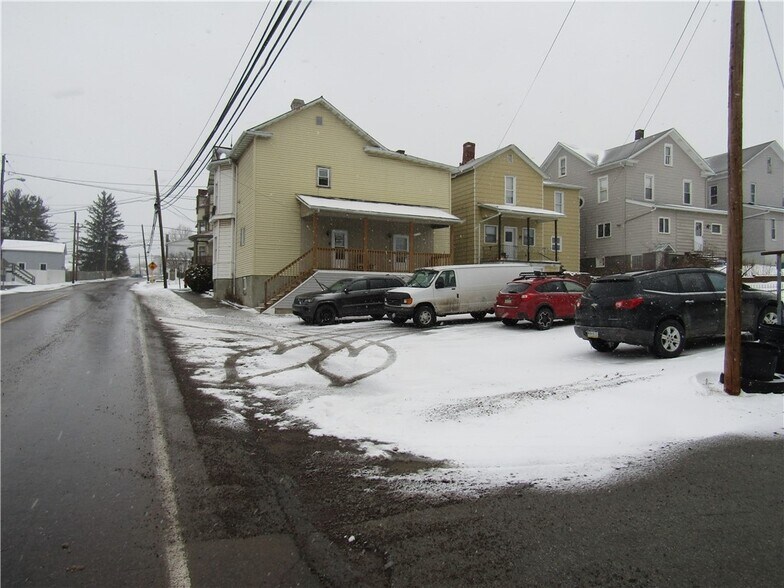 300 Meyers Ave, Meyersdale, PA à vendre - Photo de l’immeuble – Image 3 sur 6