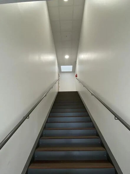 8 Avenue De L'Industrie, Corbas à louer - Photo intérieure – Image 2 sur 4