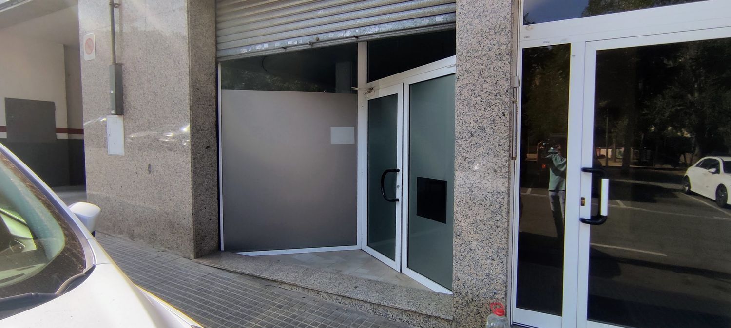 Local commercial dans Montornès del Vallès, Barcelona à louer Photo intérieure– Image 1 sur 2