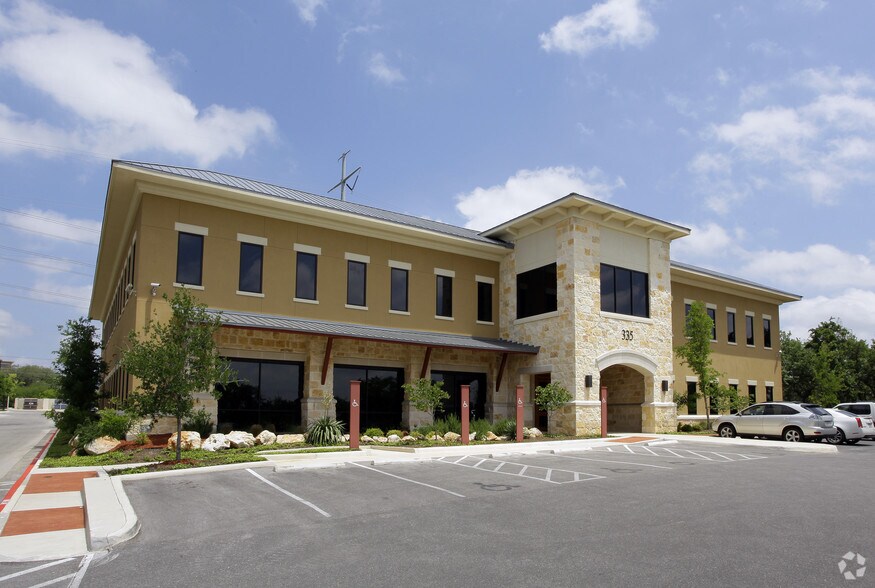 335 E Sonterra Blvd, San Antonio, TX à louer - Photo principale – Image 1 sur 28