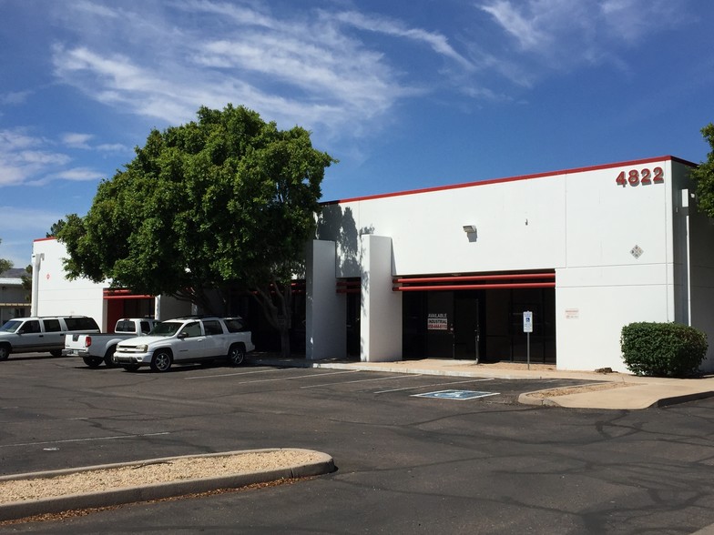 4822 S 40th St, Phoenix, AZ à louer - Photo de l’immeuble – Image 1 sur 16