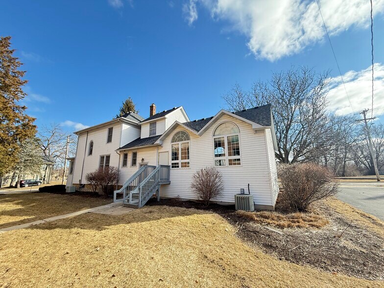 236 Webster St, Batavia, IL à louer - Photo de l’immeuble – Image 2 sur 9