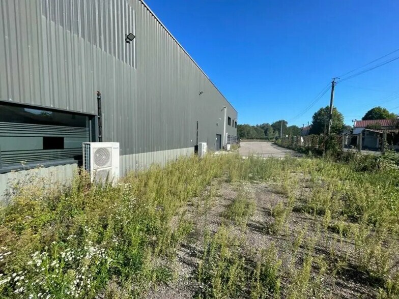 Local d'activités dans Saint-Dizier à vendre - Photo de l’immeuble – Image 2 sur 10