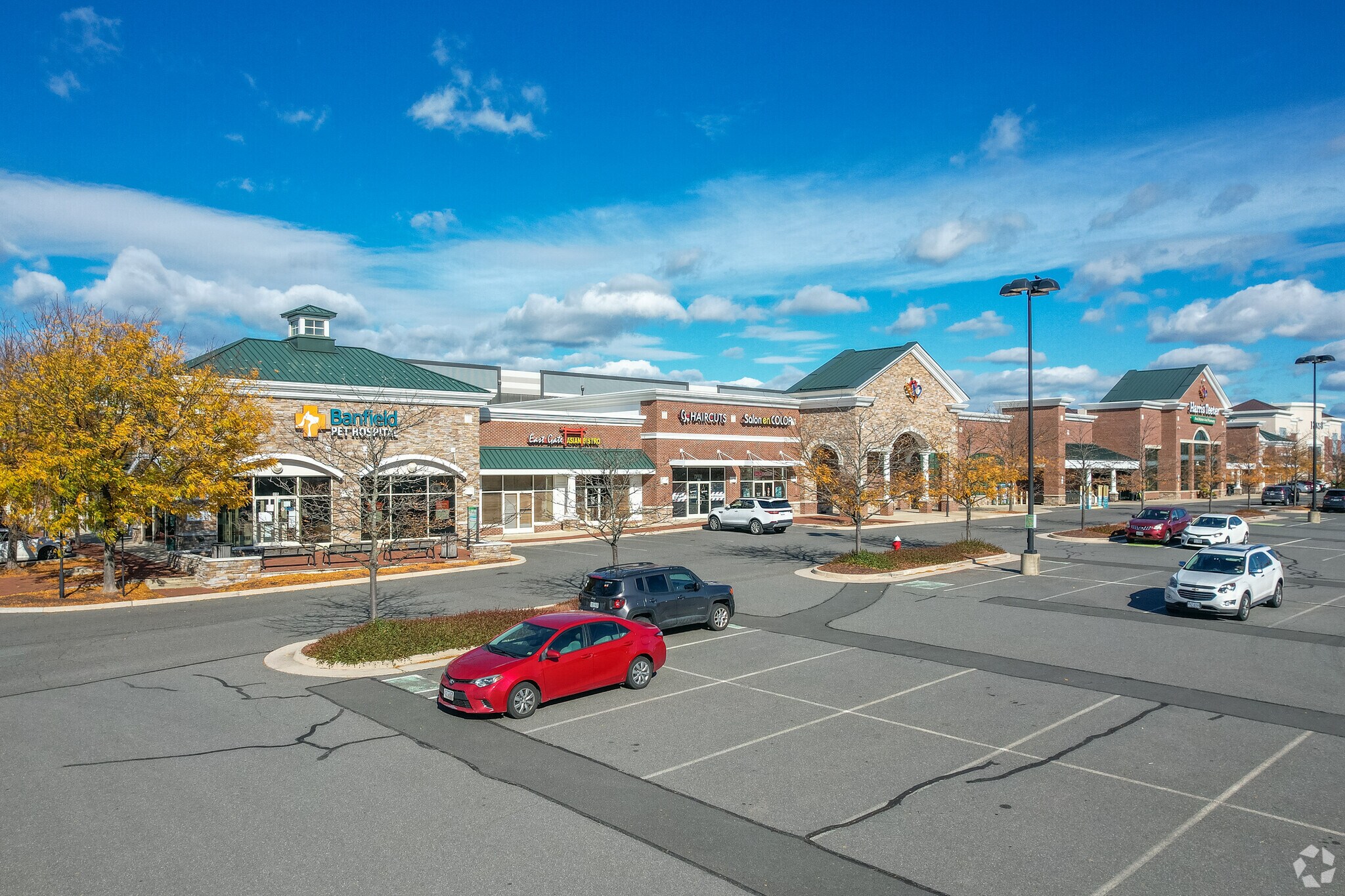 25401 Eastern Marketplace Plz, Chantilly, VA à louer Photo principale– Image 1 sur 2