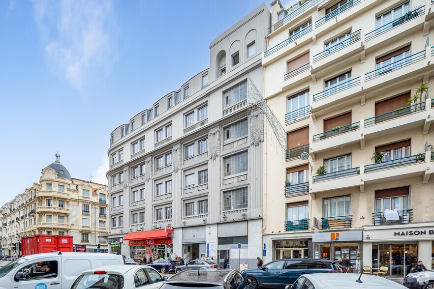 81 Rue De France, Nice à louer - Photo de l’immeuble – Image 2 sur 29