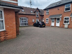49 Birmingham Rd, Bromsgrove à louer Photo de l’immeuble– Image 2 sur 13