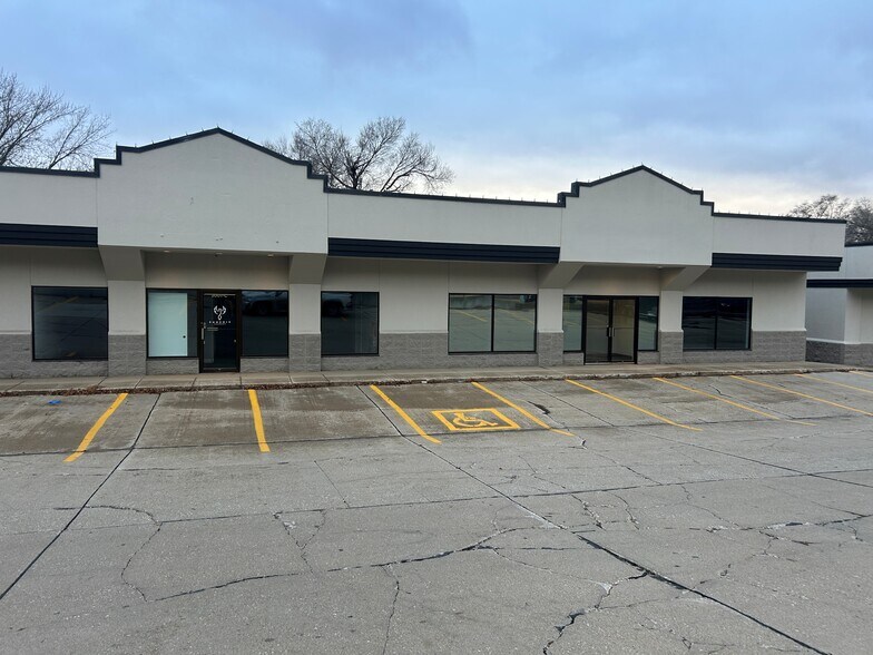 2001-2101 Hamilton Blvd, Sioux City, IA à louer - Photo de l’immeuble – Image 1 sur 1