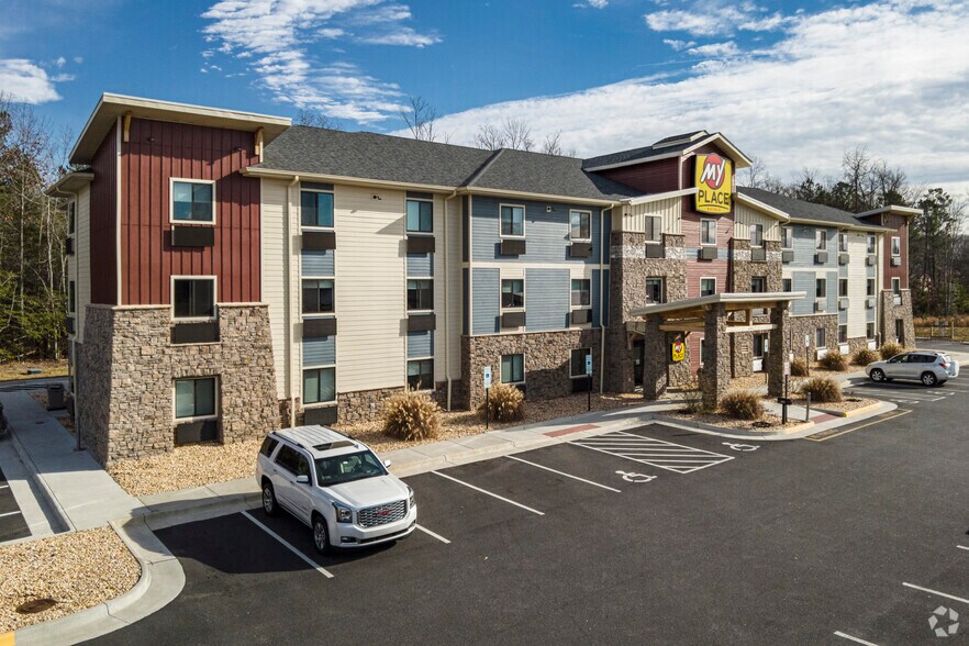 4235 Market Center Dr, King George, VA à vendre - Photo de l’immeuble – Image 1 sur 6