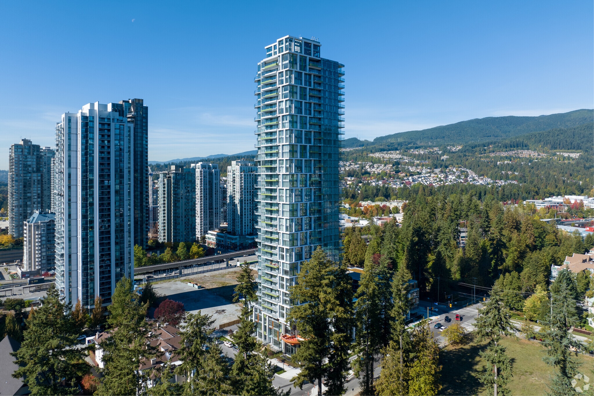 1182 Westwood St, Coquitlam, BC à louer Photo principale– Image 1 sur 6