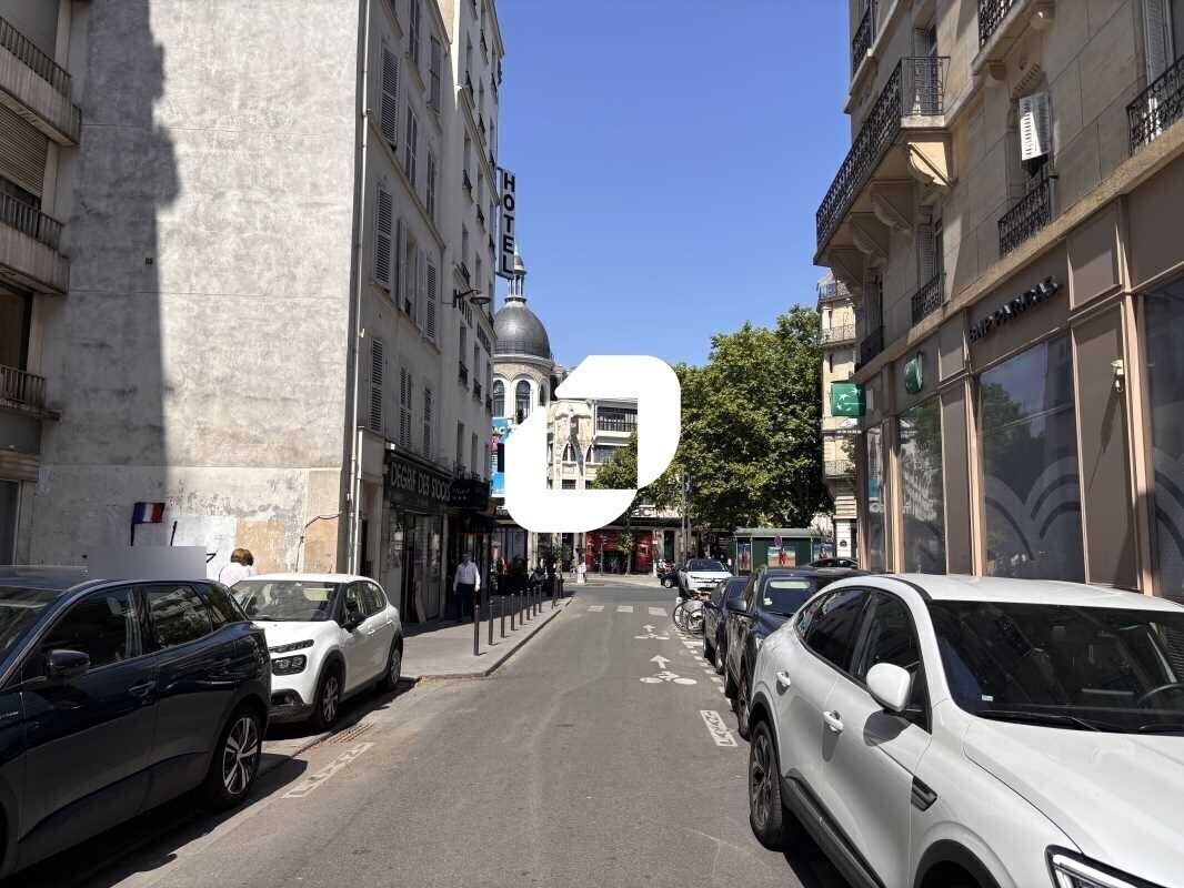 Local commercial dans Paris à louer Photo de l’immeuble– Image 1 sur 2