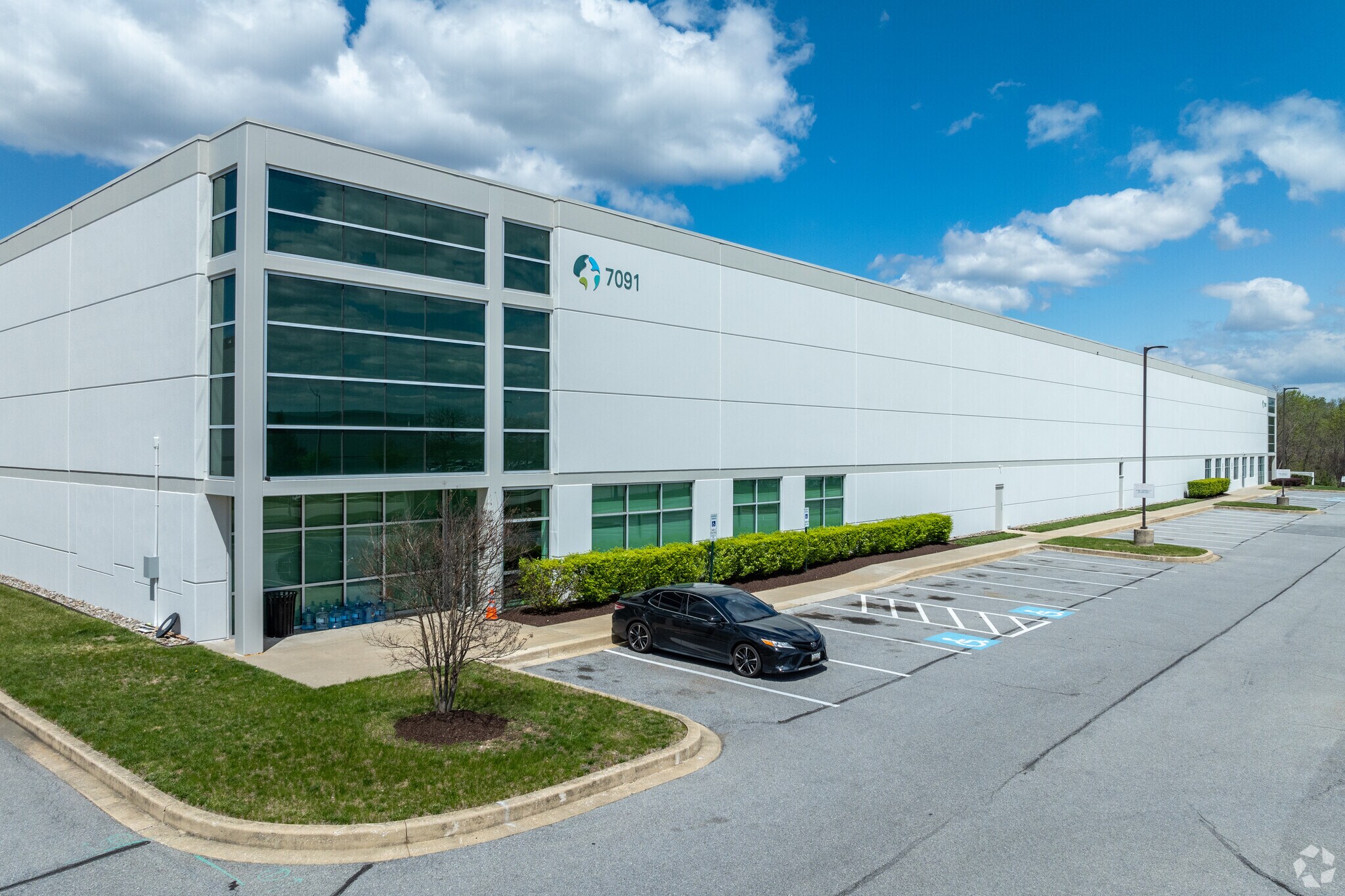 7091 Troy Hill Dr, Elkridge, MD à louer Photo principale– Image 1 sur 7