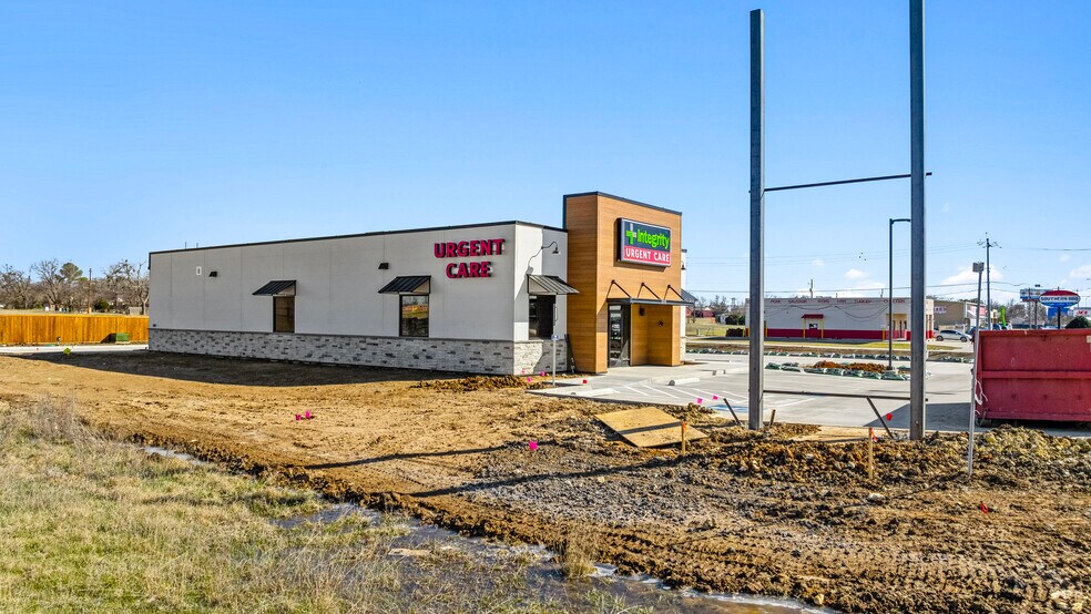 500 S Stemmons St, Sanger, TX à vendre - Photo de l’immeuble – Image 3 sur 4