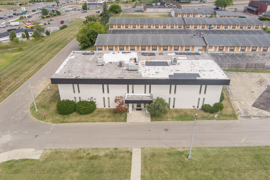 195 Byers Rd, Miamisburg, OH à louer - Photo de l’immeuble – Image 1 sur 1