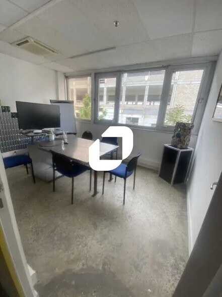 Bureau dans Pantin à louer - Photo de l’immeuble – Image 3 sur 8