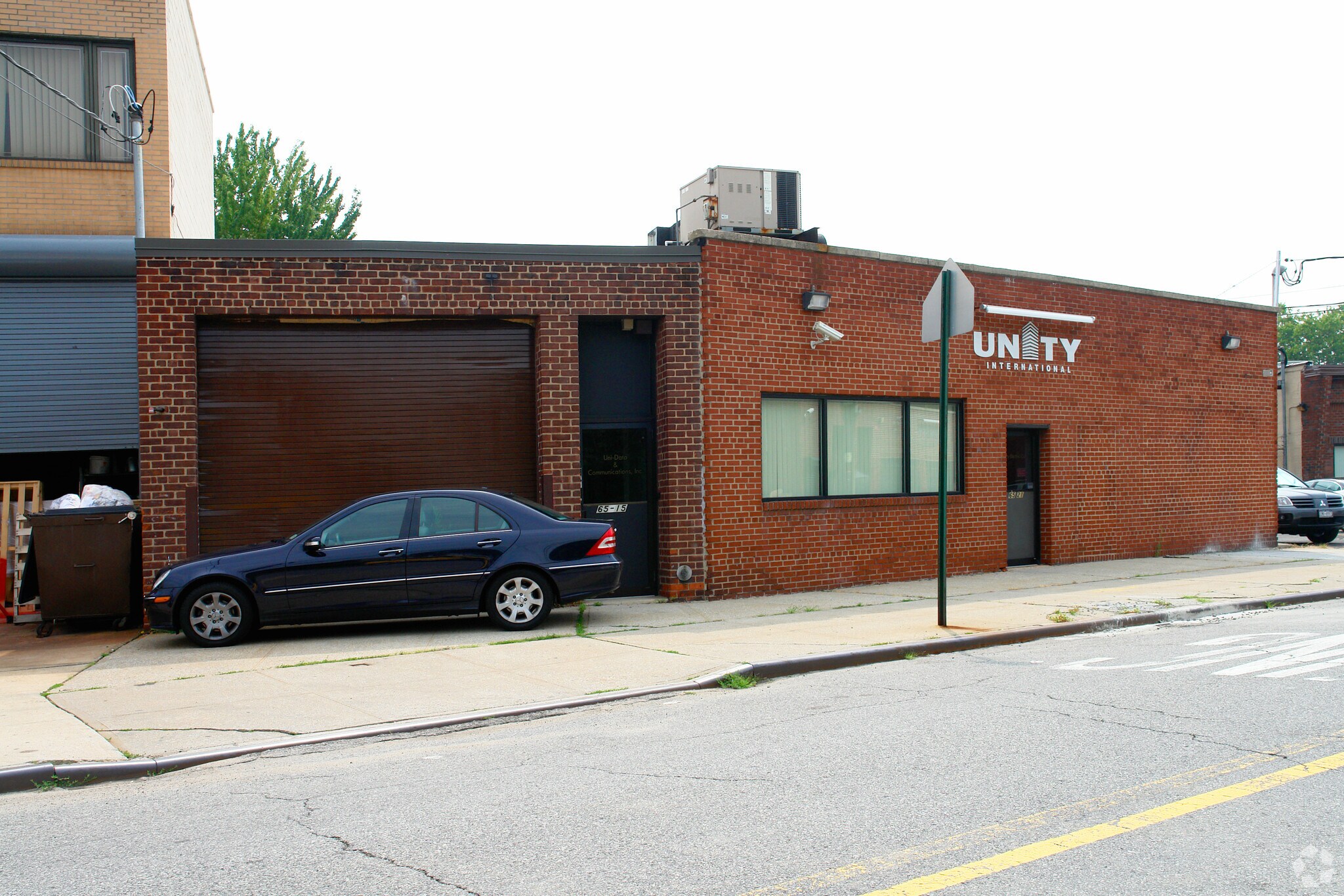 6515 Fresh Meadow Ln, Fresh Meadows, NY à vendre Photo principale– Image 1 sur 4