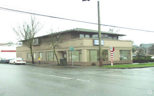 5339 Roosevelt Way NE, Seattle, WA à louer - Photo de l’immeuble – Image 3 sur 16