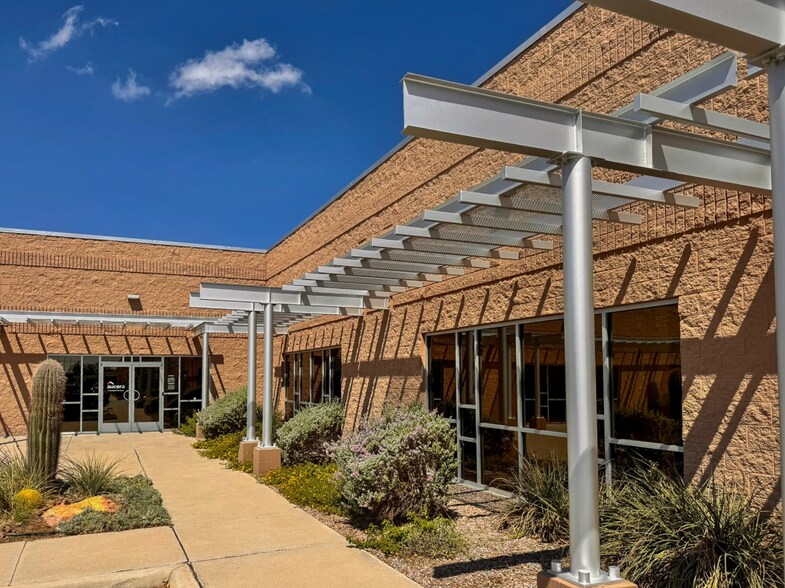 1320 Adabel Dr, El Paso, TX à louer - Photo de l’immeuble – Image 2 sur 29