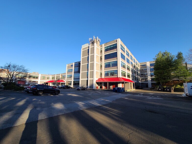 25 Van Zant St, Norwalk, CT à louer - Photo intérieure – Image 3 sur 11